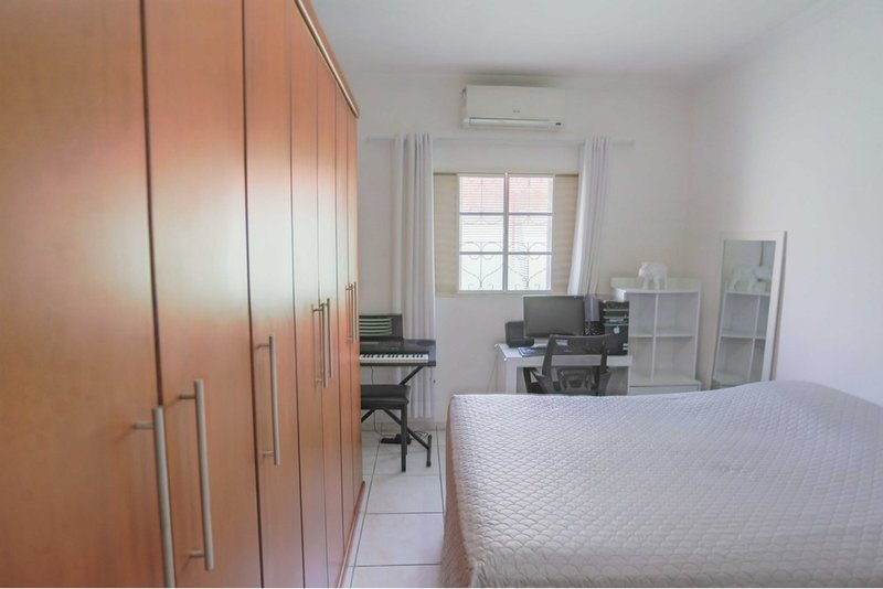 Casa &agrave; venda, 136m - 2 Dorm. 1 su&iacute;te - 2 vagas, espa&ccedil;o gourmet com churrasqueira - R$ 460k Avenida Padre Joaquim Gonçalves Pacheco Sorocaba - 