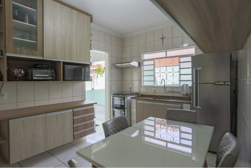 Casa &agrave; venda, 136m - 2 Dorm. 1 su&iacute;te - 2 vagas, espa&ccedil;o gourmet com churrasqueira - R$ 460k Avenida Padre Joaquim Gonçalves Pacheco Sorocaba - 