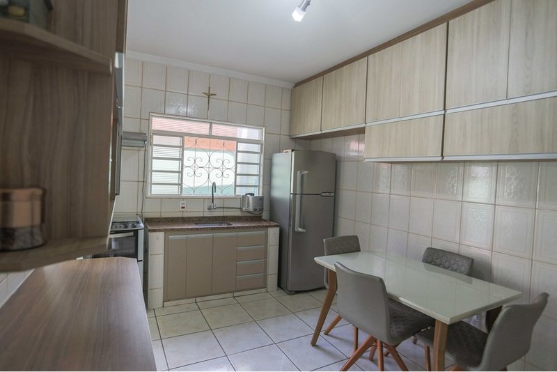 Casa &agrave; venda, 136m - 2 Dorm. 1 su&iacute;te - 2 vagas, espa&ccedil;o gourmet com churrasqueira - R$ 460k Avenida Padre Joaquim Gonçalves Pacheco Sorocaba - 