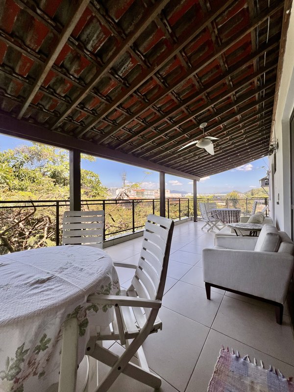 Cobertura linear com 3 su&iacute;tes no Jardim Oce&acirc;nico  Rio de Janeiro - 