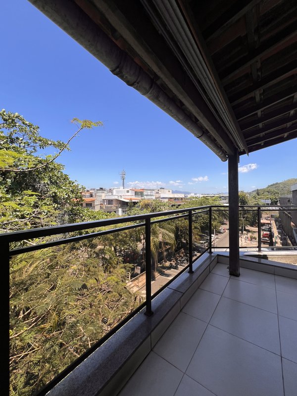 Cobertura linear com 3 su&iacute;tes no Jardim Oce&acirc;nico  Rio de Janeiro - 