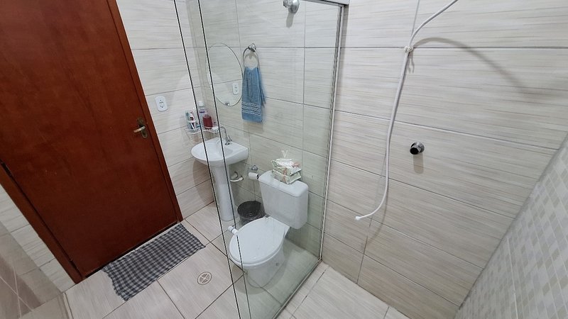 Casa 2 dormit&oacute;rios sendo 1 su&iacute;te + 5 vagas de garagem  Guarulhos - 