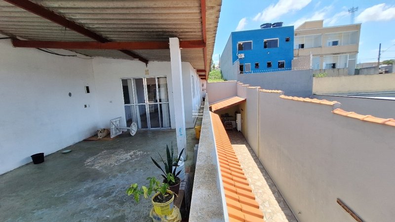 Casa 2 dormit&oacute;rios sendo 1 su&iacute;te + 5 vagas de garagem  Guarulhos - 