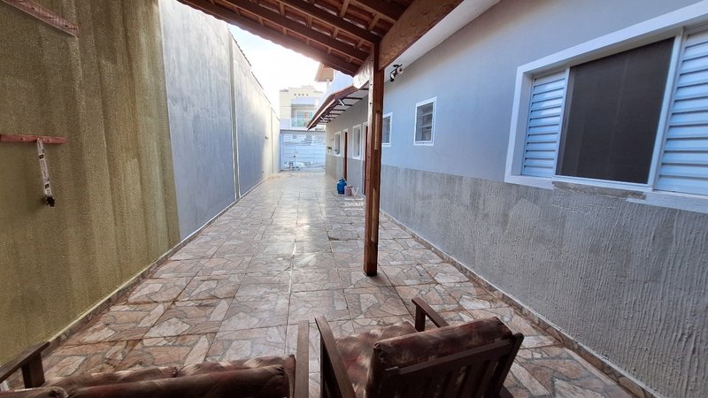 Casa 2 dormit&oacute;rios sendo 1 su&iacute;te + 5 vagas de garagem  Guarulhos - 