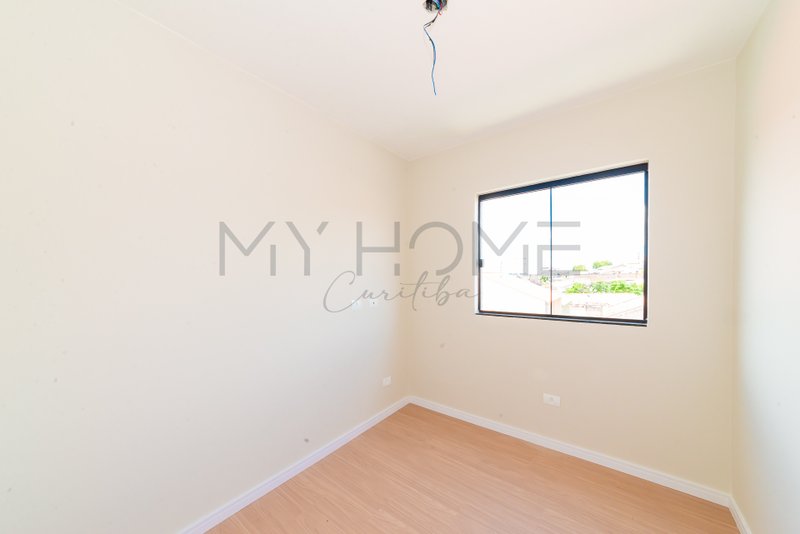 CASA &Agrave; VENDA NO ALTO BOQUEIR&Atilde;O COM 3 QUARTOS E 1 SU&Iacute;TE Rua Expedicionário Bruno Estrifica Curitiba - 