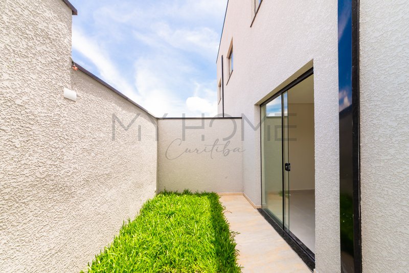 CASA &Agrave; VENDA NO ALTO BOQUEIR&Atilde;O COM 3 QUARTOS E 1 SU&Iacute;TE Rua Expedicionário Bruno Estrifica Curitiba - 