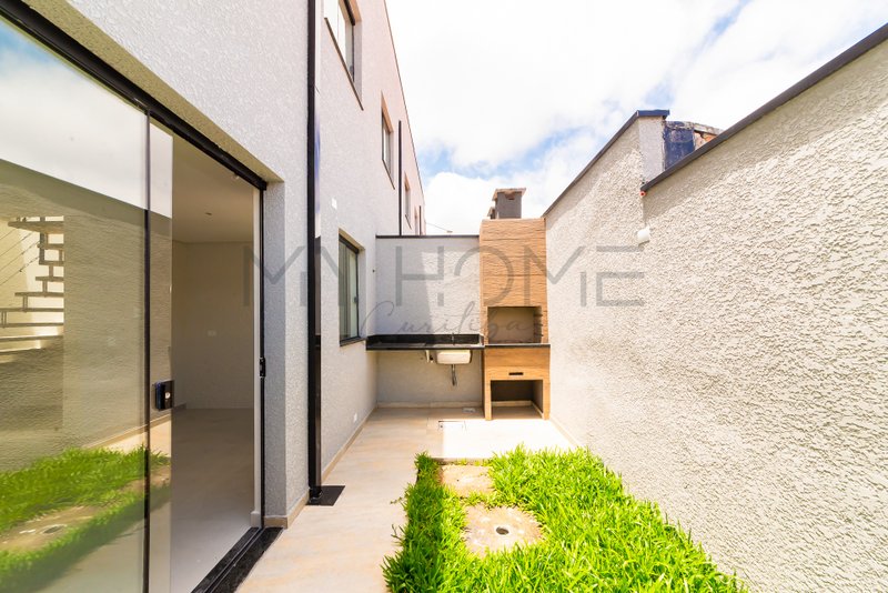 CASA &Agrave; VENDA NO ALTO BOQUEIR&Atilde;O COM 3 QUARTOS E 1 SU&Iacute;TE Rua Expedicionário Bruno Estrifica Curitiba - 