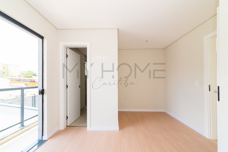 CASA &Agrave; VENDA NO ALTO BOQUEIR&Atilde;O COM 3 QUARTOS E 1 SU&Iacute;TE Rua Expedicionário Bruno Estrifica Curitiba - 