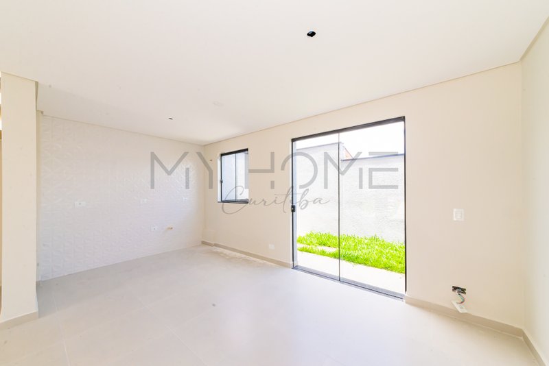 CASA &Agrave; VENDA NO ALTO BOQUEIR&Atilde;O COM 3 QUARTOS E 1 SU&Iacute;TE Rua Expedicionário Bruno Estrifica Curitiba - 