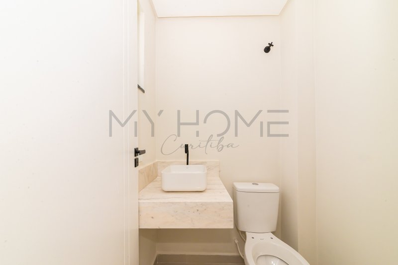 CASA &Agrave; VENDA NO ALTO BOQUEIR&Atilde;O COM 3 QUARTOS E 1 SU&Iacute;TE Rua Expedicionário Bruno Estrifica Curitiba - 