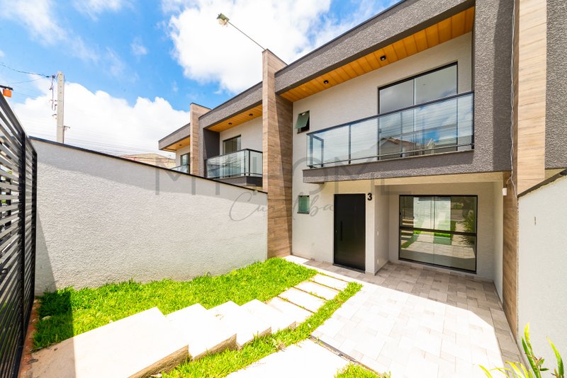 CASA &Agrave; VENDA NO ALTO BOQUEIR&Atilde;O COM 3 QUARTOS E 1 SU&Iacute;TE Rua Expedicionário Bruno Estrifica Curitiba - 