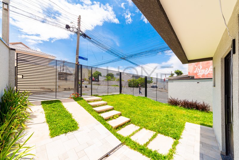 CASA &Agrave; VENDA NO ALTO BOQUEIR&Atilde;O COM 3 QUARTOS, 1 SU&Iacute;TE E QUINTAL Rua Expedicionário Bruno Estrifica Curitiba - 