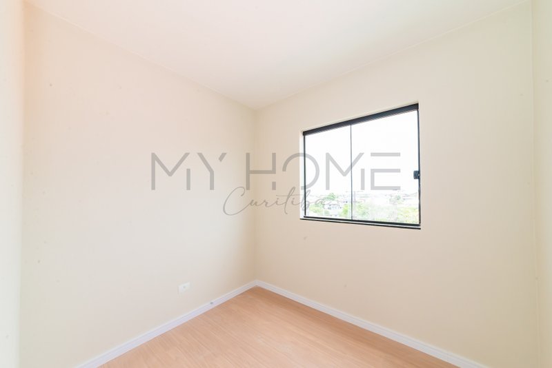 CASA &Agrave; VENDA NO ALTO BOQUEIR&Atilde;O COM 3 QUARTOS, 1 SU&Iacute;TE E QUINTAL Rua Expedicionário Bruno Estrifica Curitiba - 