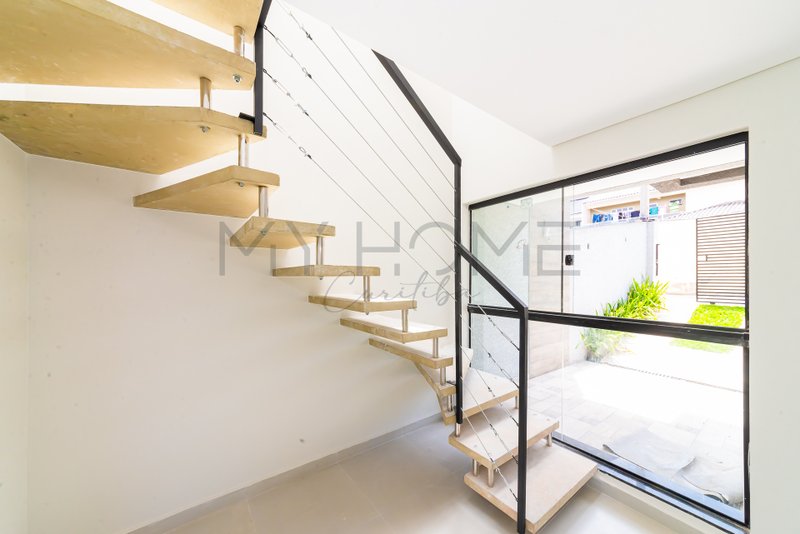 CASA &Agrave; VENDA NO ALTO BOQUEIR&Atilde;O COM 3 QUARTOS, 1 SU&Iacute;TE E QUINTAL Rua Expedicionário Bruno Estrifica Curitiba - 