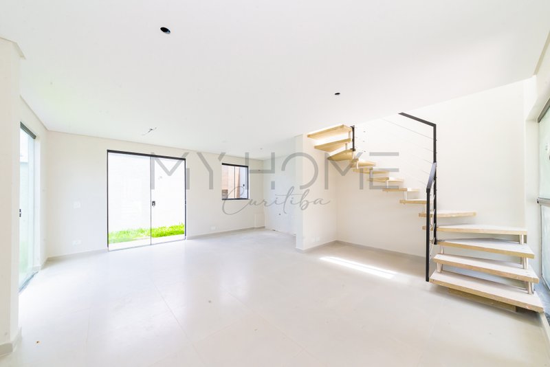 CASA &Agrave; VENDA NO ALTO BOQUEIR&Atilde;O COM 3 QUARTOS, 1 SU&Iacute;TE E QUINTAL Rua Expedicionário Bruno Estrifica Curitiba - 