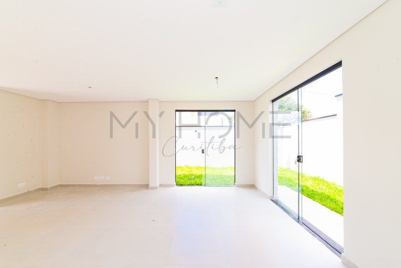 CASA &Agrave; VENDA NO ALTO BOQUEIR&Atilde;O COM 3 QUARTOS, 1 SU&Iacute;TE E QUINTAL Rua Expedicionário Bruno Estrifica Curitiba - 