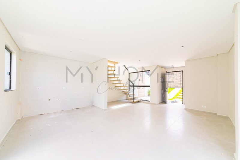 CASA &Agrave; VENDA NO ALTO BOQUEIR&Atilde;O COM 3 QUARTOS, 1 SU&Iacute;TE E QUINTAL Rua Expedicionário Bruno Estrifica Curitiba - 