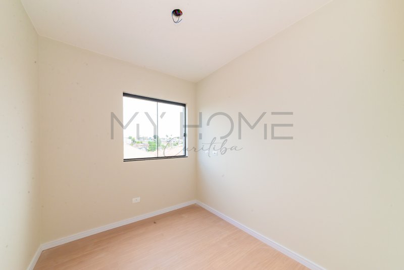 CASA &Agrave; VENDA NO ALTO BOQUEIR&Atilde;O COM 3 QUARTOS, 1 SU&Iacute;TE E QUINTAL Rua Expedicionário Bruno Estrifica Curitiba - 