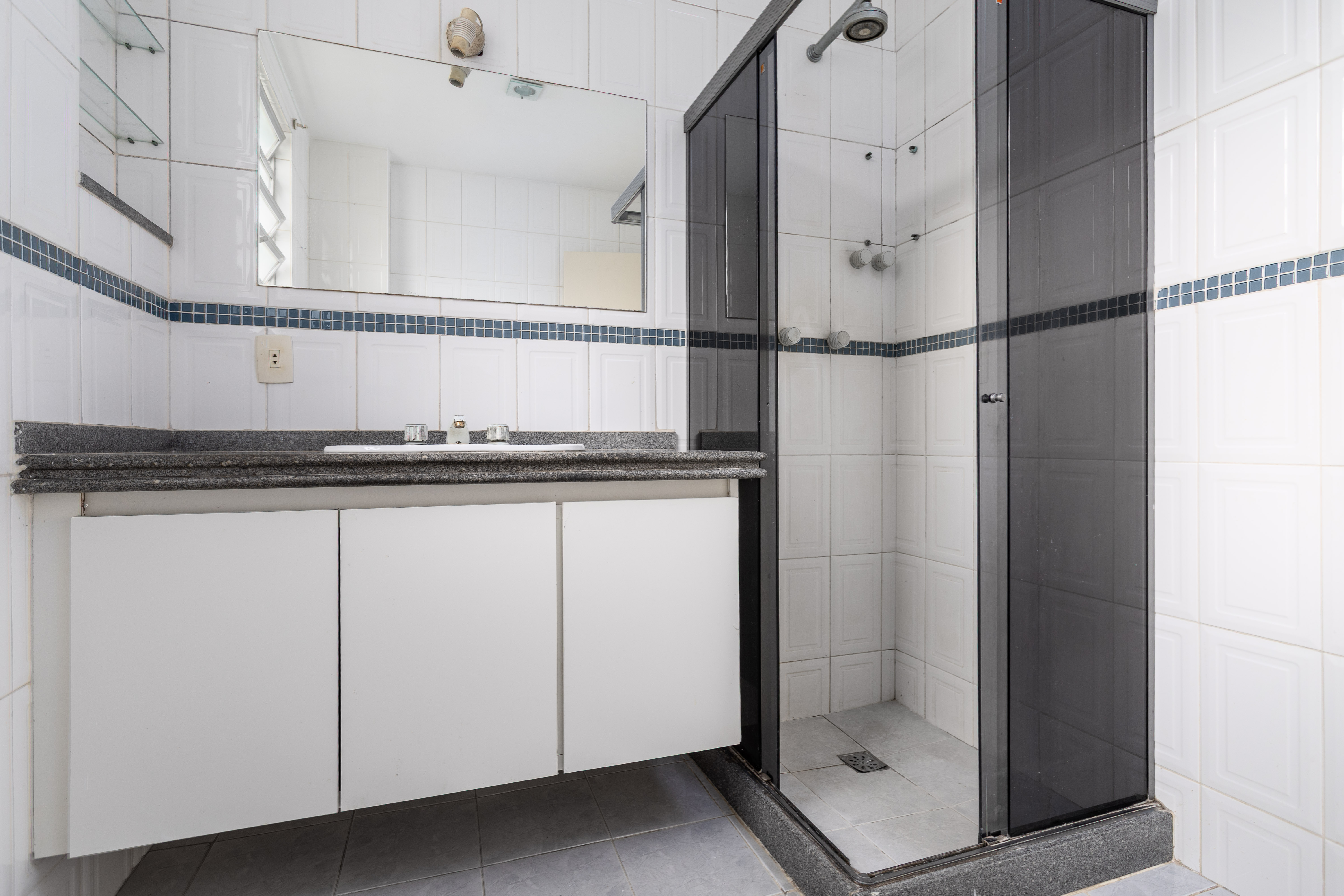 Apartamento de 2 quartos com &oacute;tima planta e garagem no Cosme Velho! Rua Cosme Velho Rio de Janeiro - 