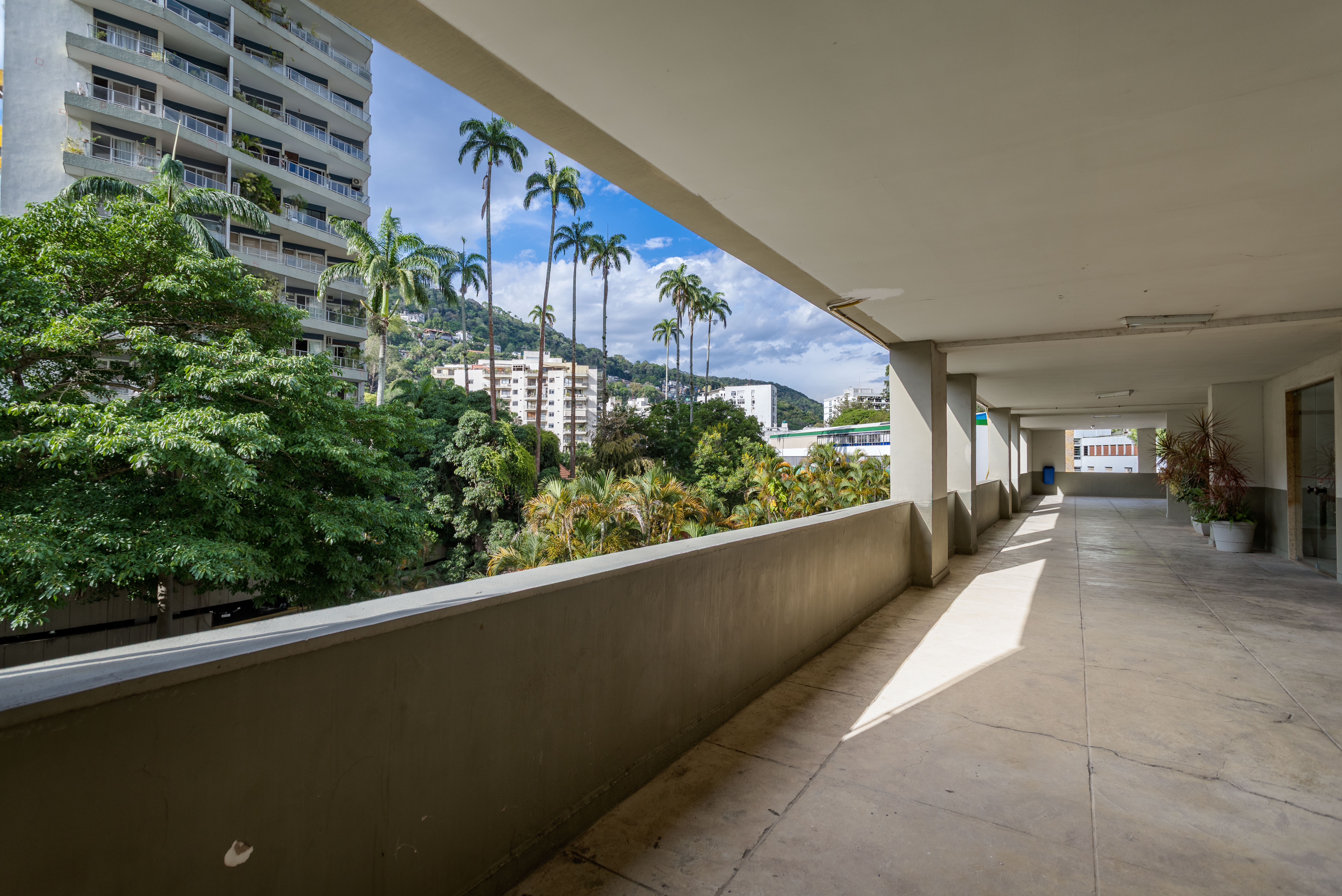 Apartamento de 2 quartos com &oacute;tima planta e garagem no Cosme Velho! Rua Cosme Velho Rio de Janeiro - 