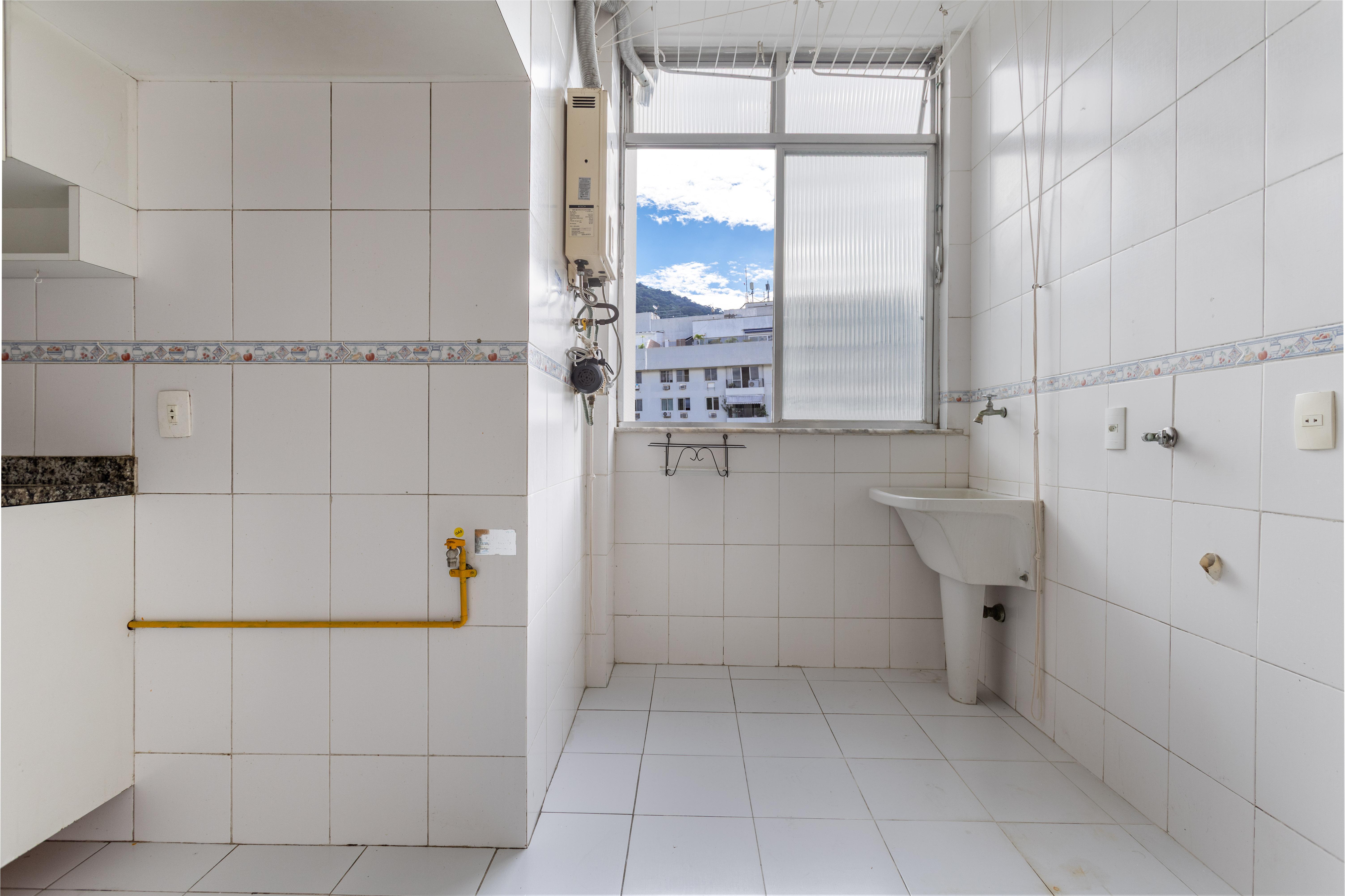 Apartamento de 2 quartos com &oacute;tima planta e garagem no Cosme Velho! Rua Cosme Velho Rio de Janeiro - 