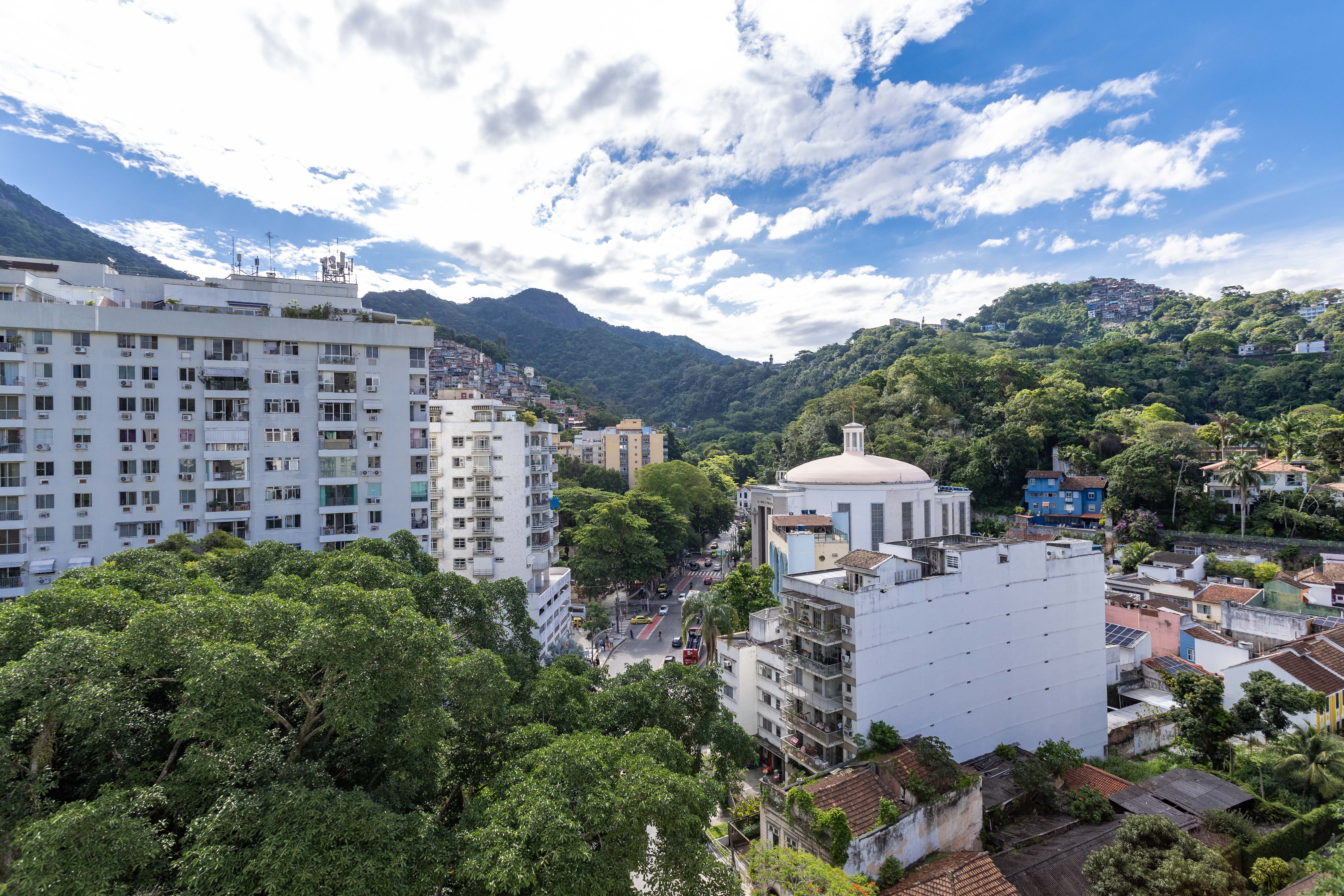 Apartamento de 2 quartos com &oacute;tima planta e garagem no Cosme Velho! Rua Cosme Velho Rio de Janeiro - 