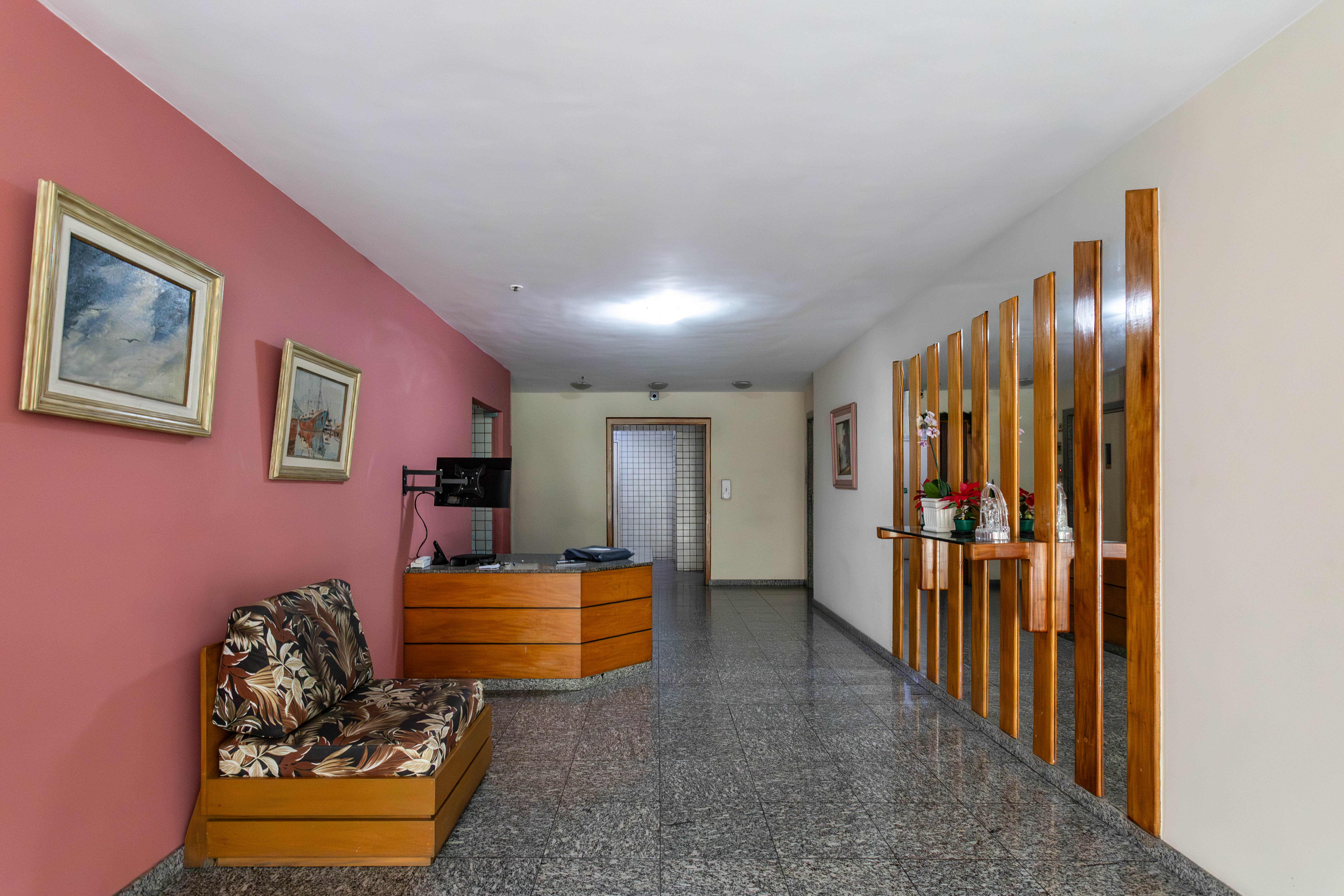 Apartamento de 2 quartos com &oacute;tima planta e garagem no Cosme Velho! Rua Cosme Velho Rio de Janeiro - 