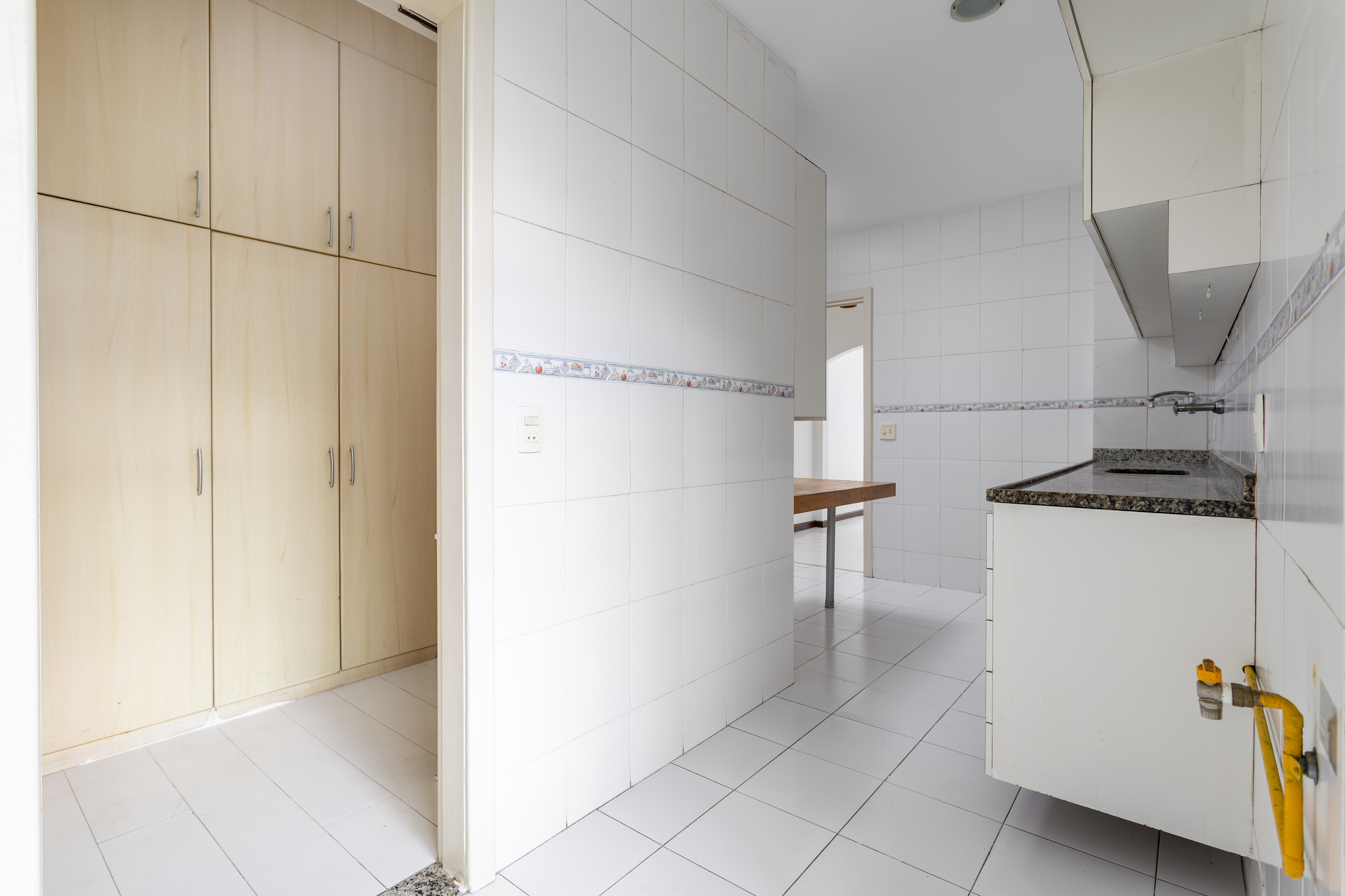 Apartamento de 2 quartos com &oacute;tima planta e garagem no Cosme Velho! Rua Cosme Velho Rio de Janeiro - 