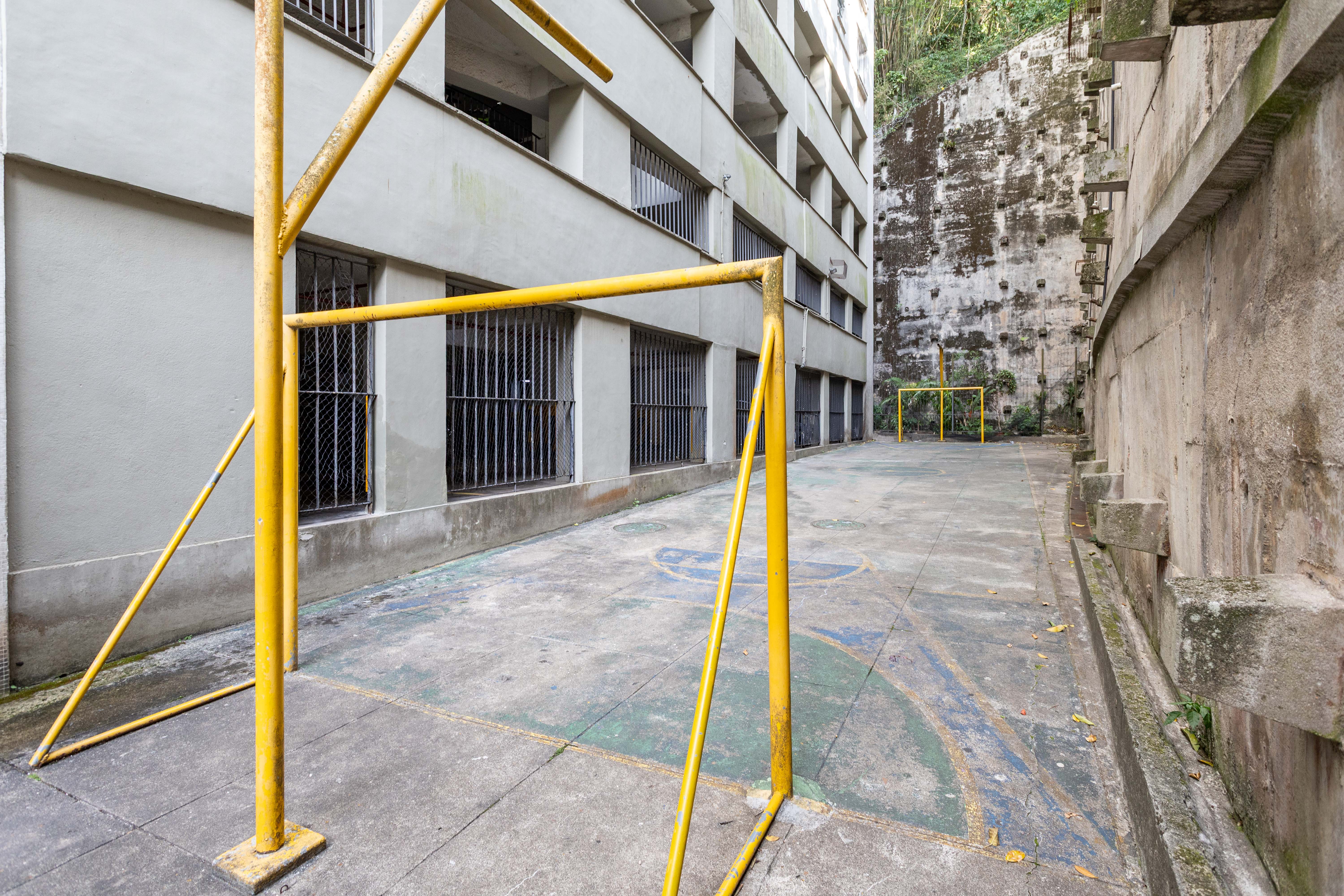 Apartamento de 2 quartos com &oacute;tima planta e garagem no Cosme Velho! Rua Cosme Velho Rio de Janeiro - 