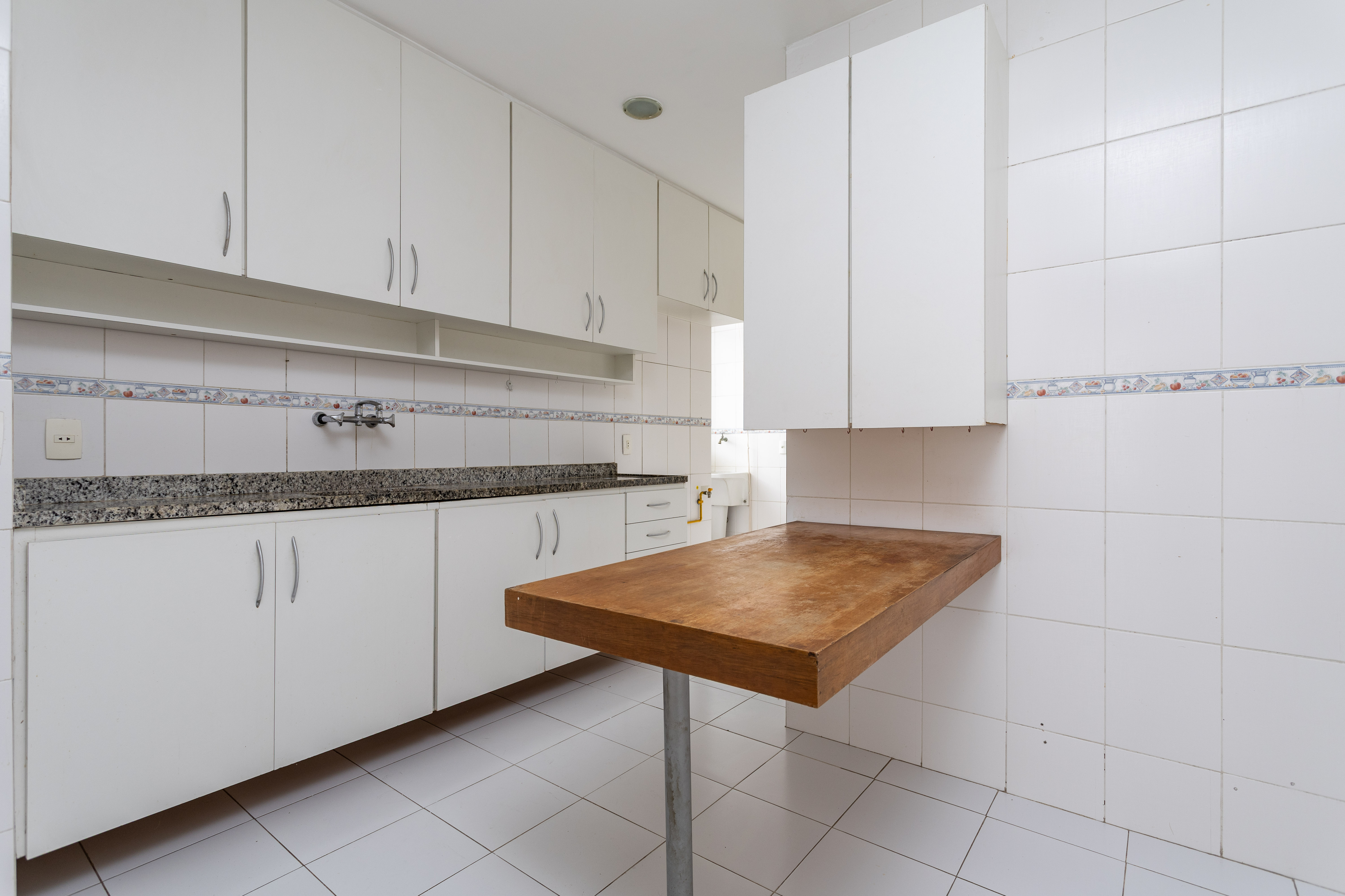 Apartamento de 2 quartos com &oacute;tima planta e garagem no Cosme Velho! Rua Cosme Velho Rio de Janeiro - 