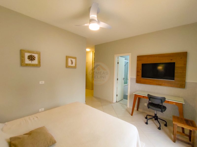 Casa aconchegante com 4 dormit&oacute;rios em Condom&iacute;nio com Piscina &ndash; Pr&oacute;xima ao Mar - LOCA&Ccedil;&Atilde;O  São Sebastião - 