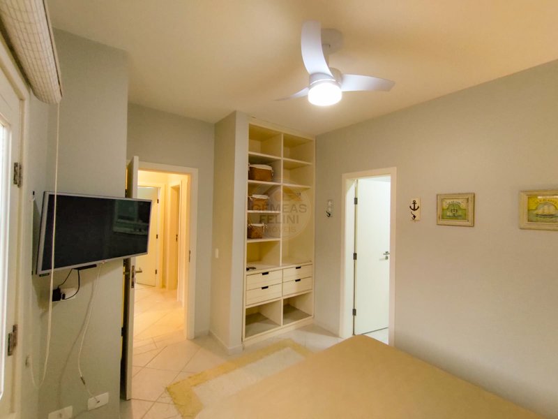 Casa aconchegante com 4 dormit&oacute;rios em Condom&iacute;nio com Piscina &ndash; Pr&oacute;xima ao Mar - LOCA&Ccedil;&Atilde;O  São Sebastião - 