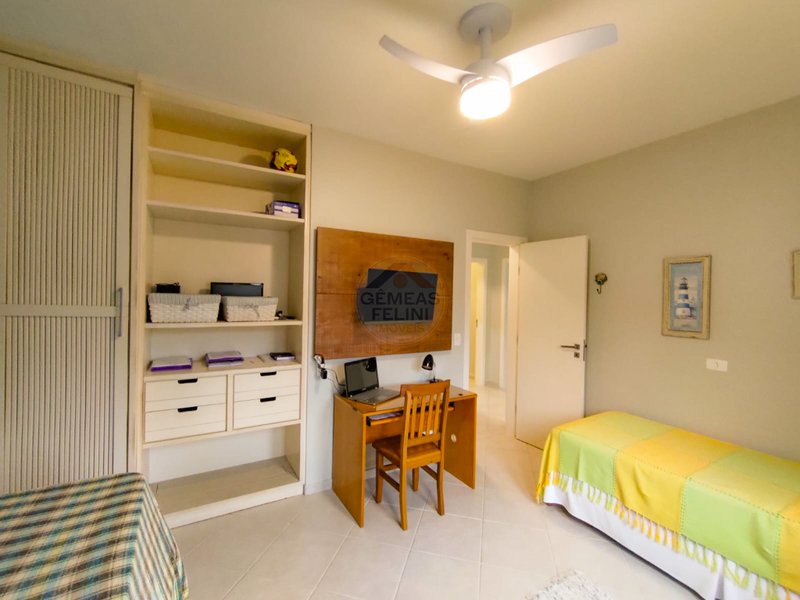 Casa aconchegante com 4 dormit&oacute;rios em Condom&iacute;nio com Piscina &ndash; Pr&oacute;xima ao Mar - LOCA&Ccedil;&Atilde;O  São Sebastião - 