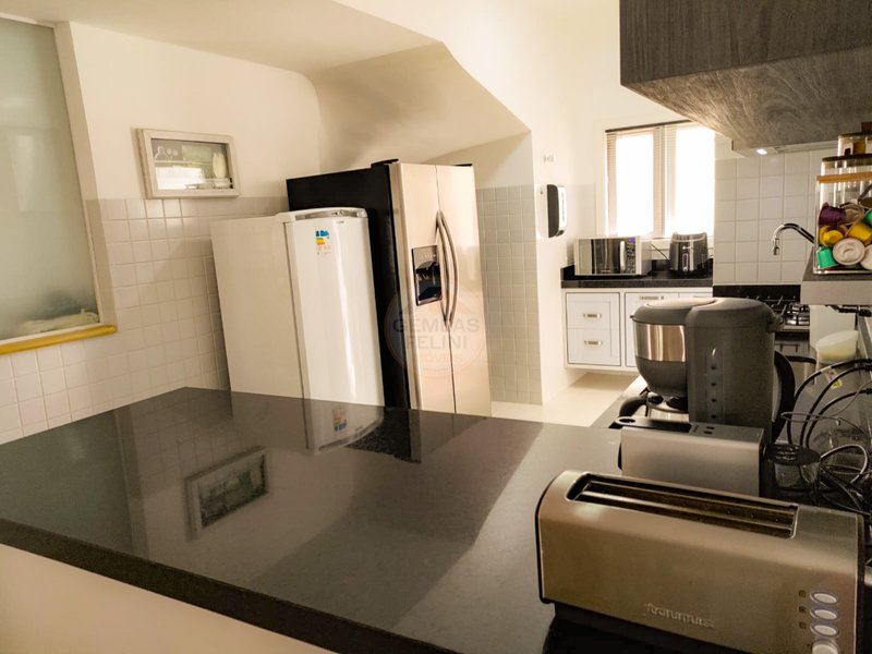 Casa aconchegante com 4 dormit&oacute;rios em Condom&iacute;nio com Piscina &ndash; Pr&oacute;xima ao Mar - LOCA&Ccedil;&Atilde;O  São Sebastião - 