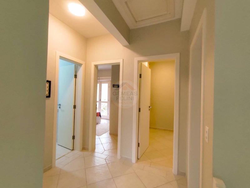 Casa aconchegante com 4 dormit&oacute;rios em Condom&iacute;nio com Piscina &ndash; Pr&oacute;xima ao Mar - LOCA&Ccedil;&Atilde;O  São Sebastião - 