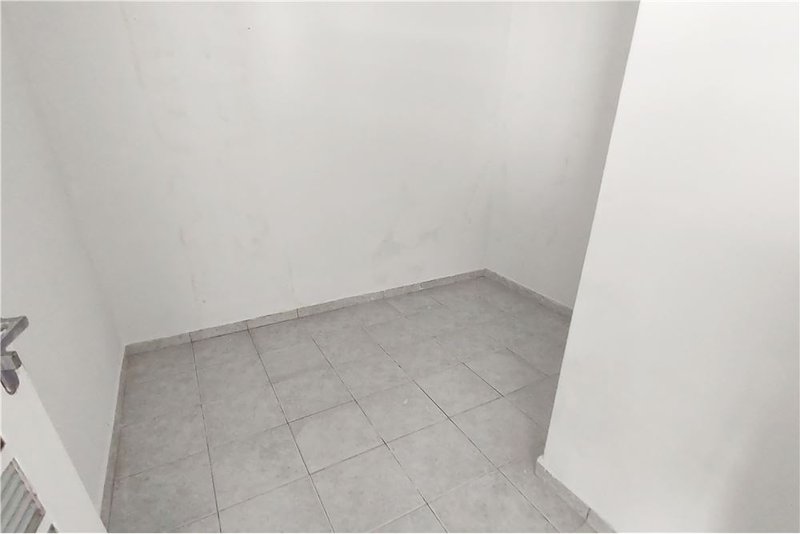 Casa T&eacute;rrea &agrave; Venda - 216m - R$ 420.000 - Totalmente Reformada - Vila Carvalho - Sorocaba Rua Voluntários da Pátria Sorocaba - 