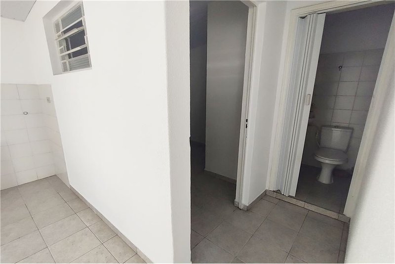 Casa T&eacute;rrea &agrave; Venda - 216m - R$ 420.000 - Totalmente Reformada - Vila Carvalho - Sorocaba Rua Voluntários da Pátria Sorocaba - 