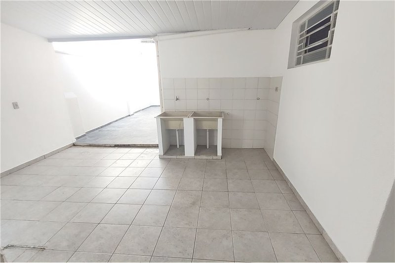 Casa T&eacute;rrea &agrave; Venda - 216m - R$ 420.000 - Totalmente Reformada - Vila Carvalho - Sorocaba Rua Voluntários da Pátria Sorocaba - 
