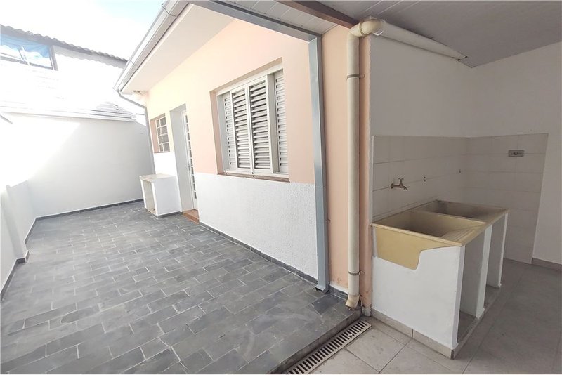 Casa T&eacute;rrea &agrave; Venda - 216m - R$ 420.000 - Totalmente Reformada - Vila Carvalho - Sorocaba Rua Voluntários da Pátria Sorocaba - 