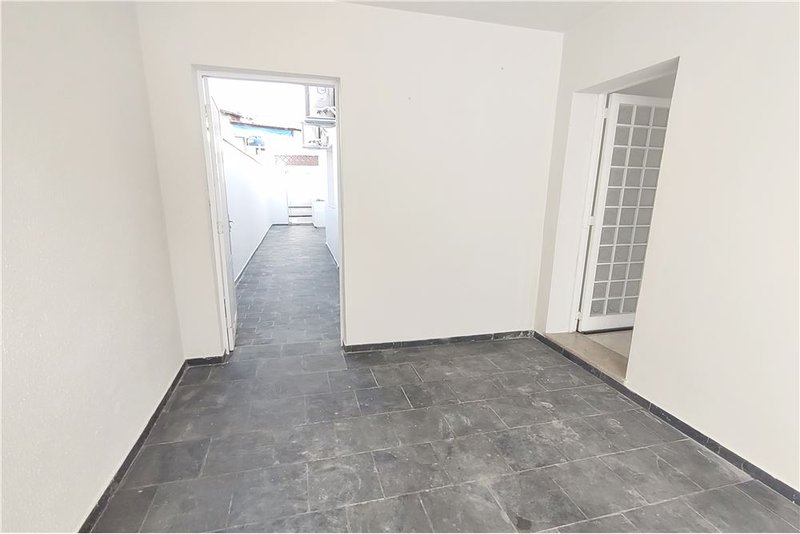 Casa T&eacute;rrea &agrave; Venda - 216m - R$ 420.000 - Totalmente Reformada - Vila Carvalho - Sorocaba Rua Voluntários da Pátria Sorocaba - 