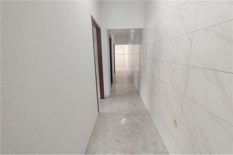 Casa T&eacute;rrea &agrave; Venda - 216m - R$ 420.000 - Totalmente Reformada - Vila Carvalho - Sorocaba Rua Voluntários da Pátria Sorocaba - 