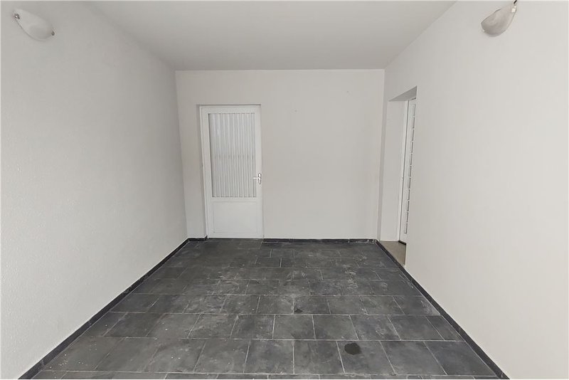 Casa T&eacute;rrea &agrave; Venda - 216m - R$ 420.000 - Totalmente Reformada - Vila Carvalho - Sorocaba Rua Voluntários da Pátria Sorocaba - 