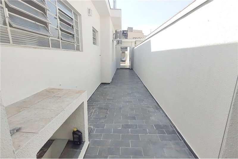 Casa T&eacute;rrea &agrave; Venda - 216m - R$ 420.000 - Totalmente Reformada - Vila Carvalho - Sorocaba Rua Voluntários da Pátria Sorocaba - 