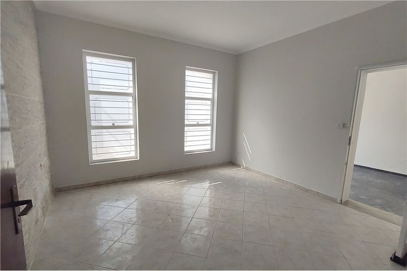 Casa T&eacute;rrea &agrave; Venda - 216m - R$ 420.000 - Totalmente Reformada - Vila Carvalho - Sorocaba Rua Voluntários da Pátria Sorocaba - 