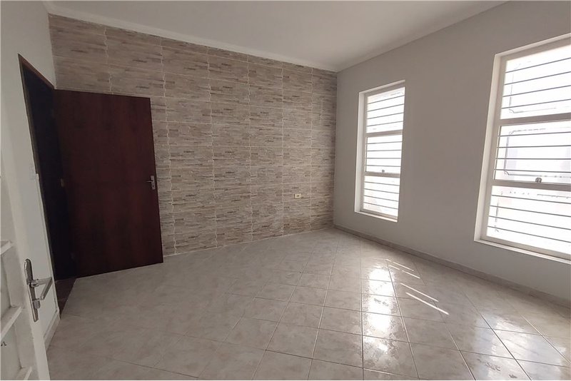 Casa T&eacute;rrea &agrave; Venda - 216m - R$ 420.000 - Totalmente Reformada - Vila Carvalho - Sorocaba Rua Voluntários da Pátria Sorocaba - 
