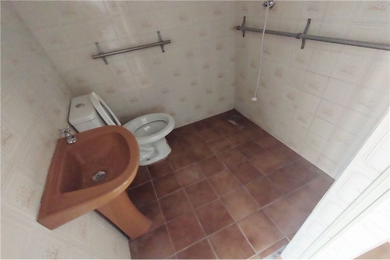 Casa T&eacute;rrea &agrave; Venda - 216m - R$ 420.000 - Totalmente Reformada - Vila Carvalho - Sorocaba Rua Voluntários da Pátria Sorocaba - 