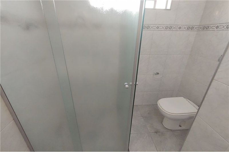 Casa T&eacute;rrea &agrave; Venda - 216m - R$ 420.000 - Totalmente Reformada - Vila Carvalho - Sorocaba Rua Voluntários da Pátria Sorocaba - 