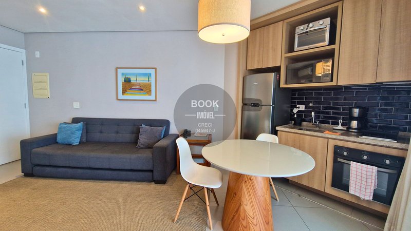 Apartamento para viver o Sonho de Morar na Quadra da Praia!   Av. Mal. Floriano Peixoto Santos - 