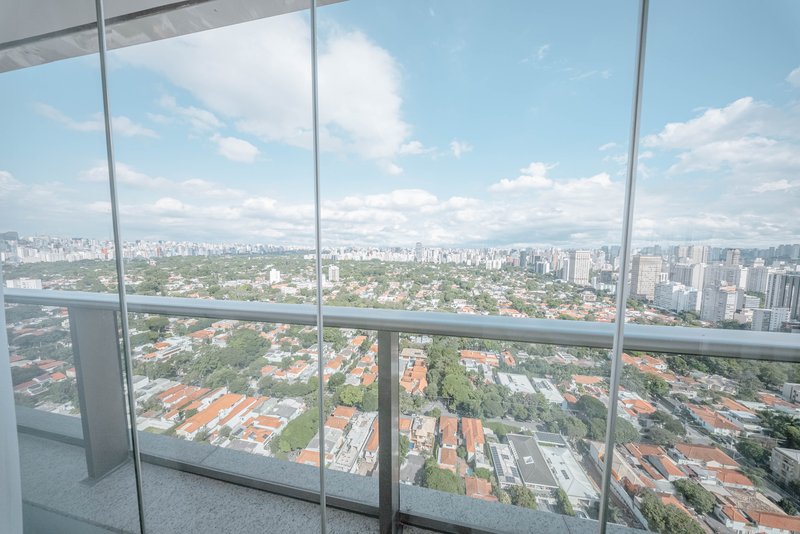 APARTAMENTO DE ALTO PADR&Atilde;O EM UM DOS PR&Eacute;DIOS MAIS EXCLUSIVOS DE S&Atilde;O PAULO Avenida Rebouças São Paulo - 