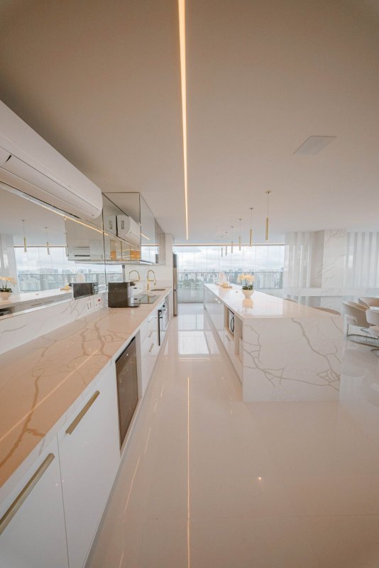 APARTAMENTO DE ALTO PADR&Atilde;O EM UM DOS PR&Eacute;DIOS MAIS EXCLUSIVOS DE S&Atilde;O PAULO Avenida Rebouças São Paulo - 